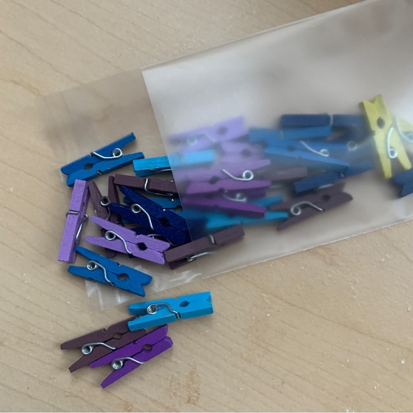 Mini Clothes Pins Stationery Office Supplies Arts Crafts in Multicolor (30 pcs.) - Picture 3 of 3